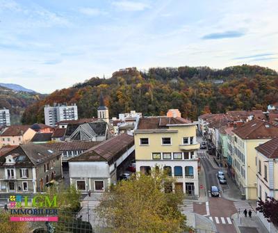 Appartement - 107 m² - 5 pièces