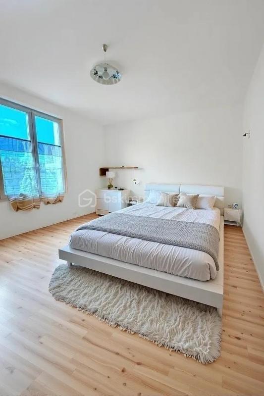 Pavillon - 170 m² - 8 pièces