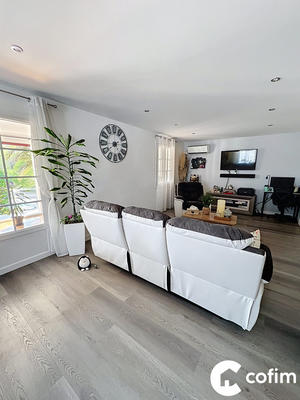 Maison traditionnelle - 194 m² - 9 pièces