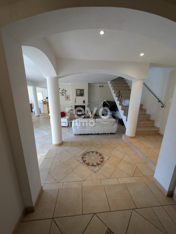 Maison - 200 m² - 7 pièces