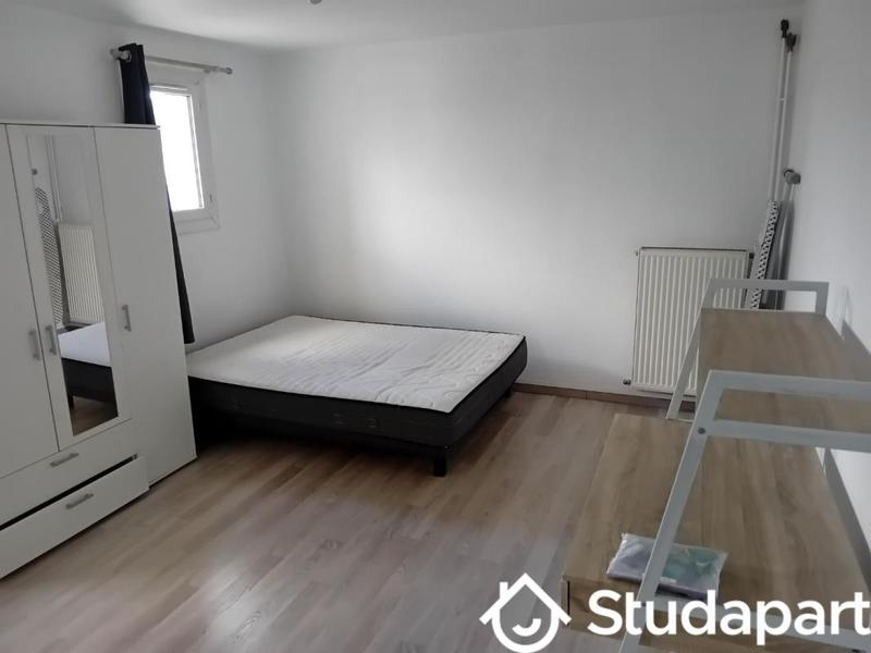Chambre - 12 m² - 1 pièce