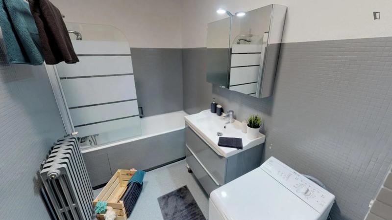 Chambre - 11 m² - 5 pièces