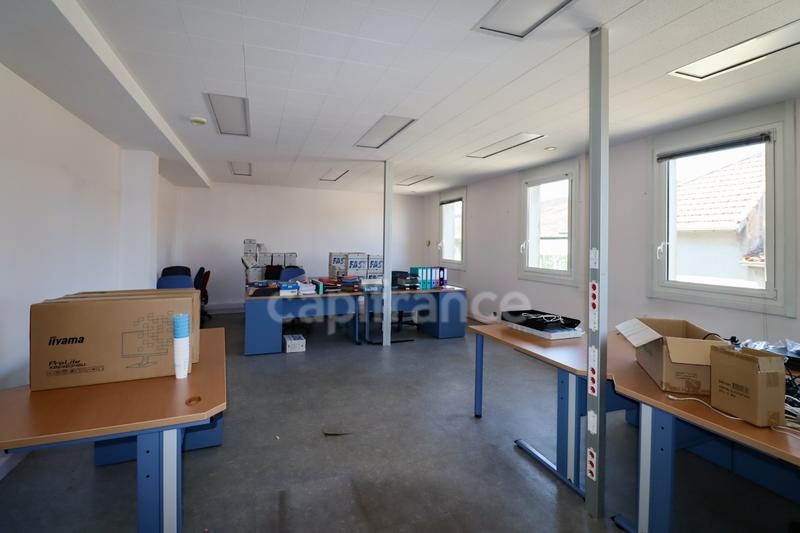 Immeuble - 170 m² - 1 pièce