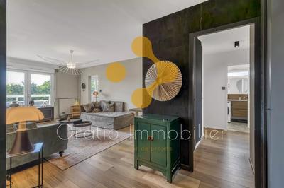 Appartement - 84 m² - 4 pièces