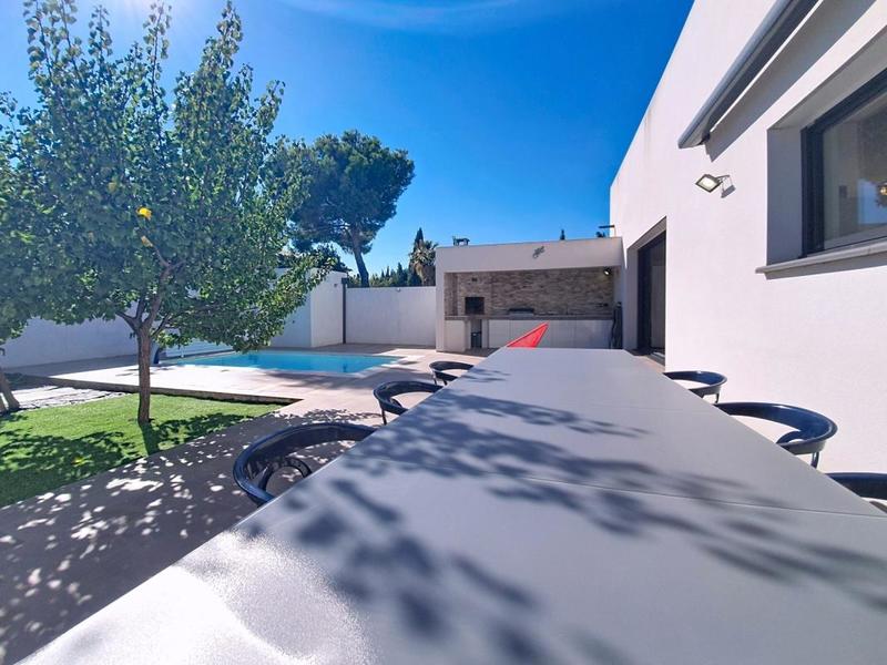 Maison - 186 m² - 6 pièces