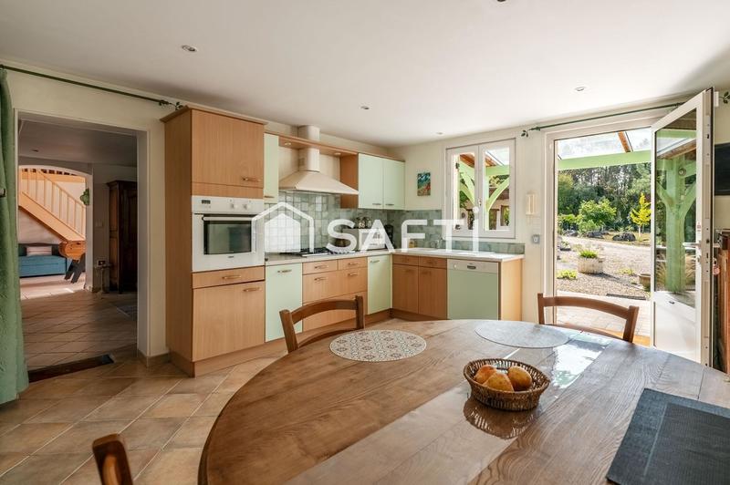 Maison - 190 m² - 8 pièces