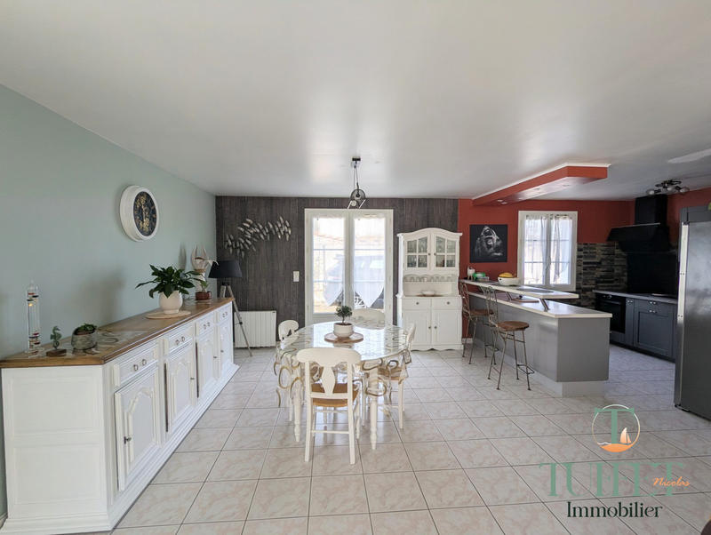 Maison - 121 m² - 6 pièces