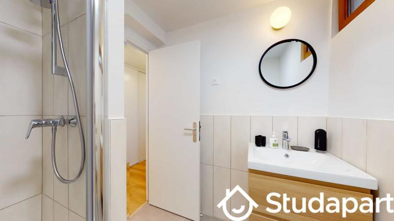 Chambre - 10 m² - 1 pièce