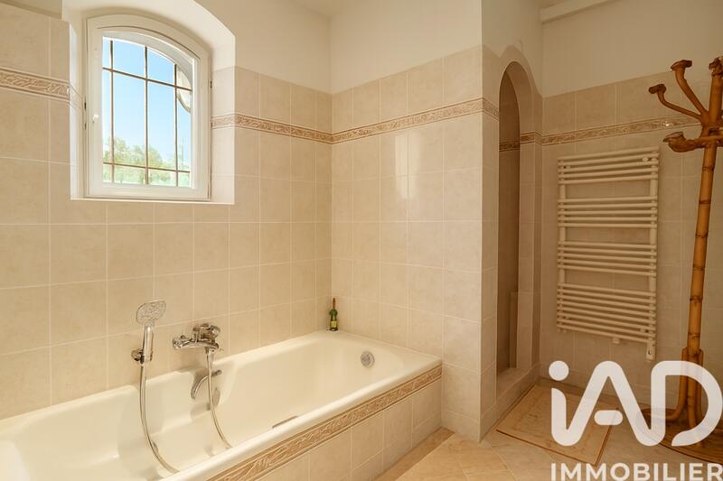 Maison - 192 m² - 6 pièces