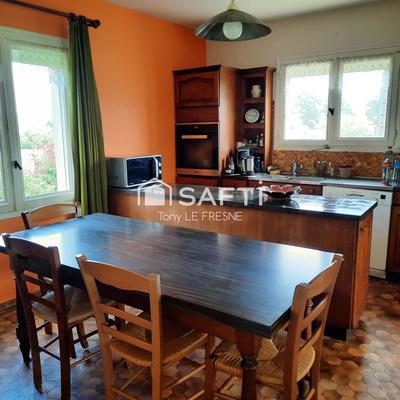 Maison - 140 m² - 8 pièces
