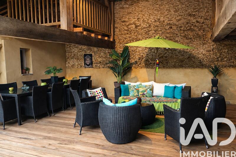 Maison - 400 m² - 6 pièces