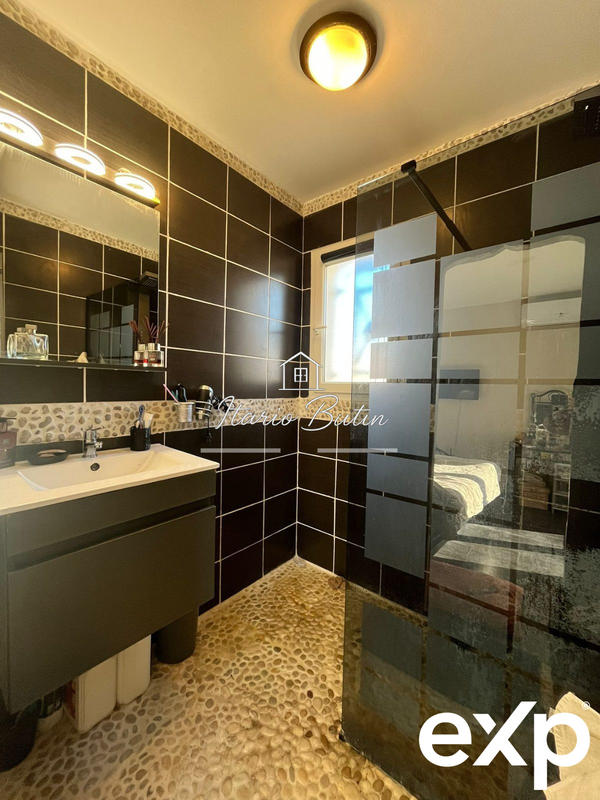 Villa - 132 m² - 8 pièces