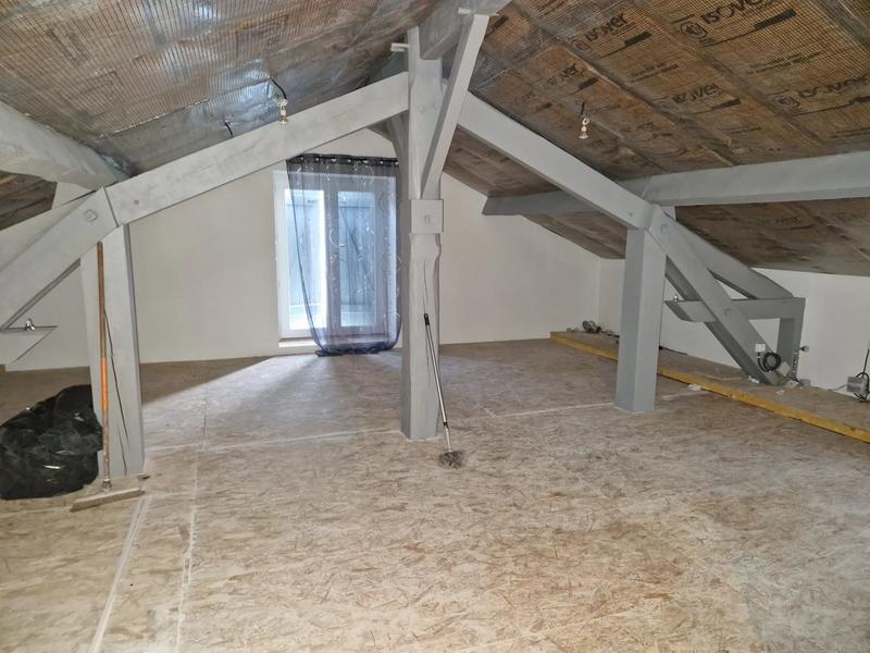 Maison - 214 m² - 7 pièces