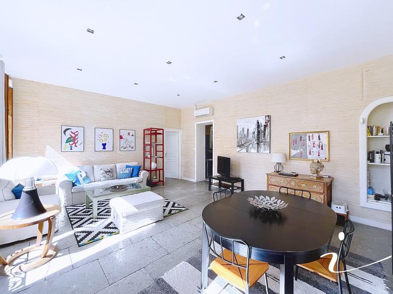 Appartement bourgeois - 86 m² - 3 pièces