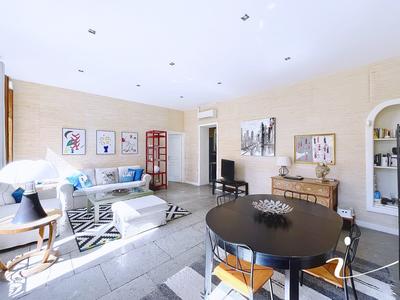 Appartement bourgeois - 86 m² - 3 pièces