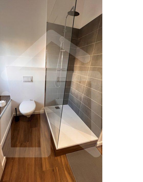 Appartement - 193 m² - 10 pièces