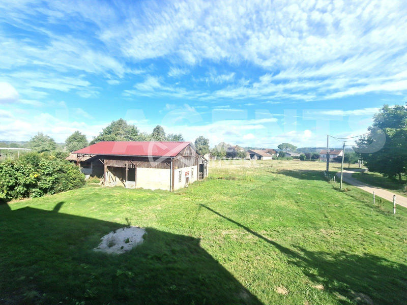 Maison - 235 m² - 5 pièces