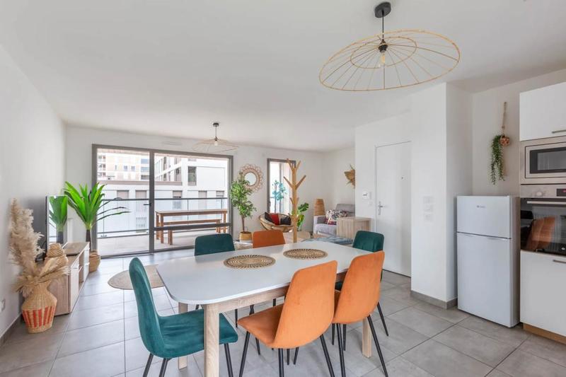 Appartement - 80 m² - 4 pièces