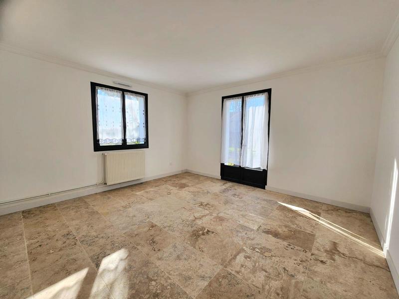 Maison traditionnelle - 194 m² - 9 pièces