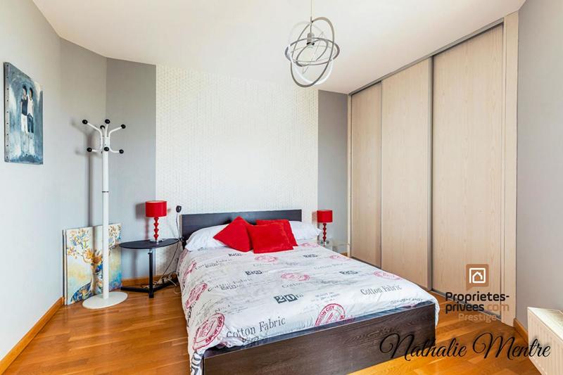 Maison - 250 m² - 7 pièces