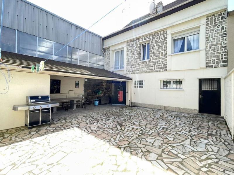 Pavillon - 143 m² - 7 pièces