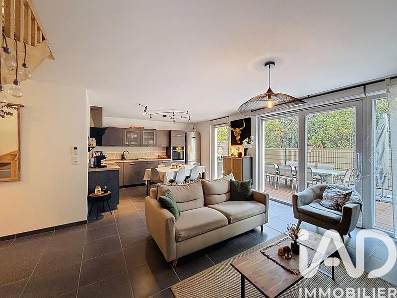 Maison - 95 m² - 5 pièces