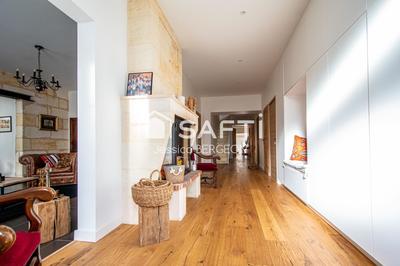 Maison - 222 m² - 7 pièces