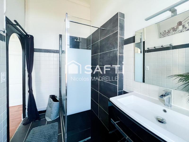 Maison - 450 m² - 12 pièces