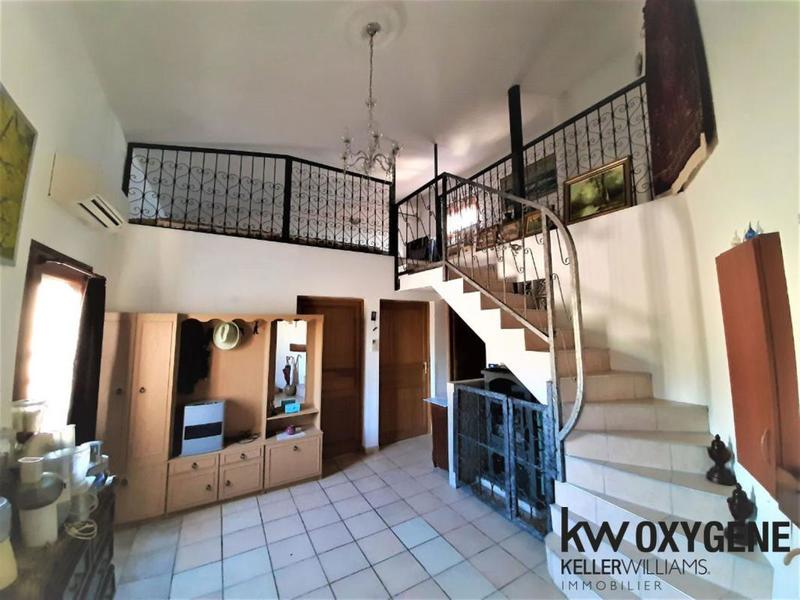 Maison - 300 m² - 10 pièces