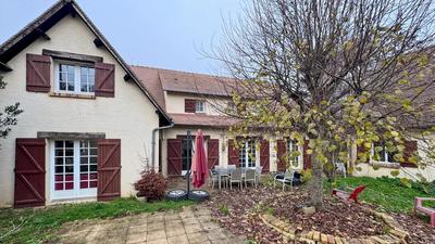 Maison - 240 m² - 6 pièces