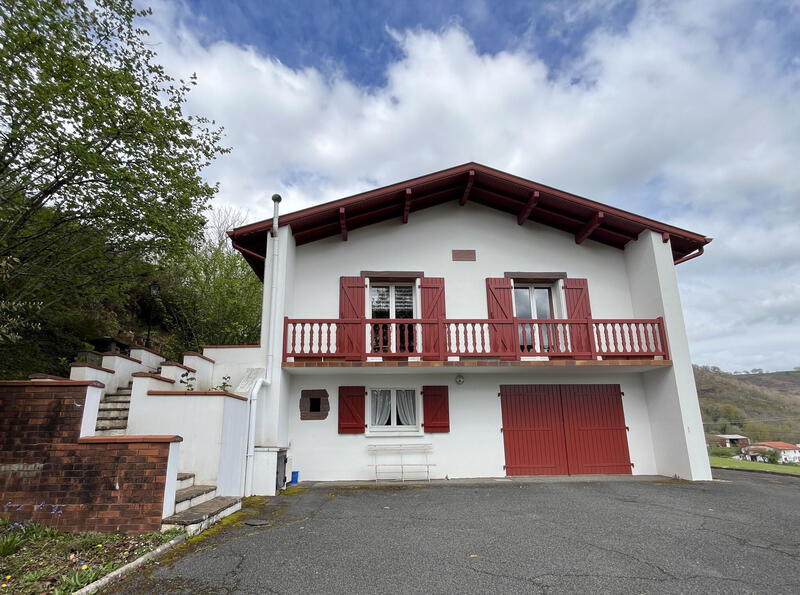 Maison - 90 m² - 4 pièces