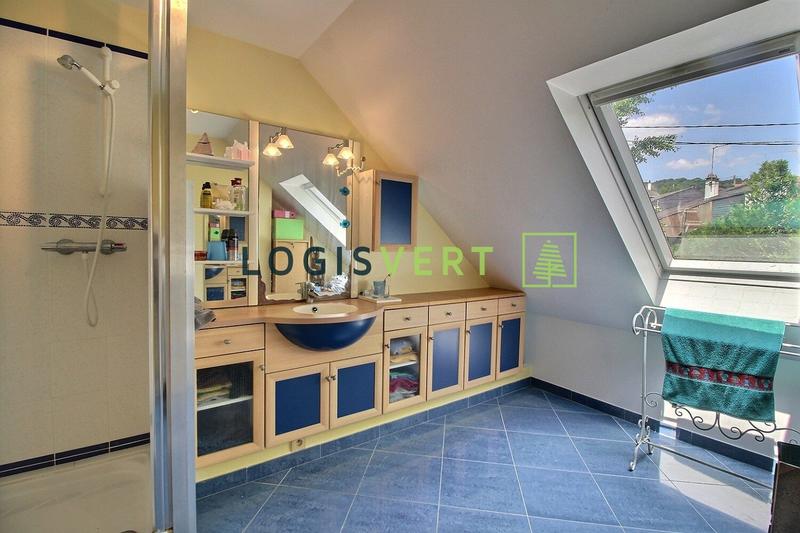 Maison - 205 m² - 10 pièces