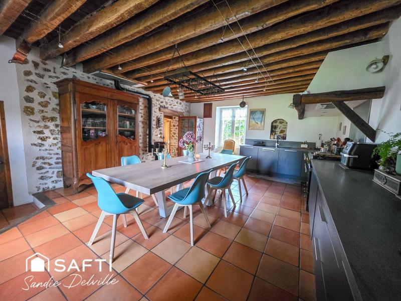 Propriété - 195 m² - 6 pièces