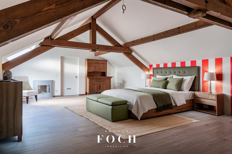 Maison - 259 m² - 7 pièces