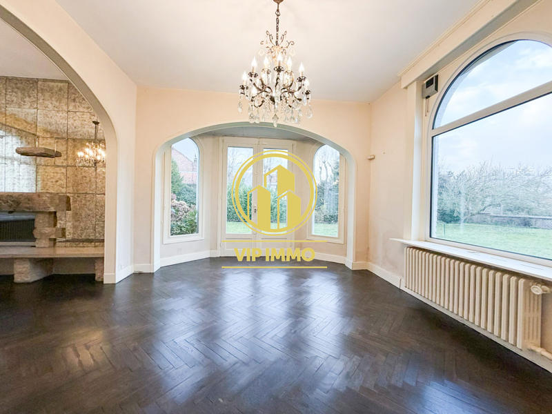 Maison - 166 m² - 8 pièces