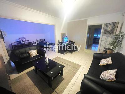 Appartement - 93 m² - 5 pièces