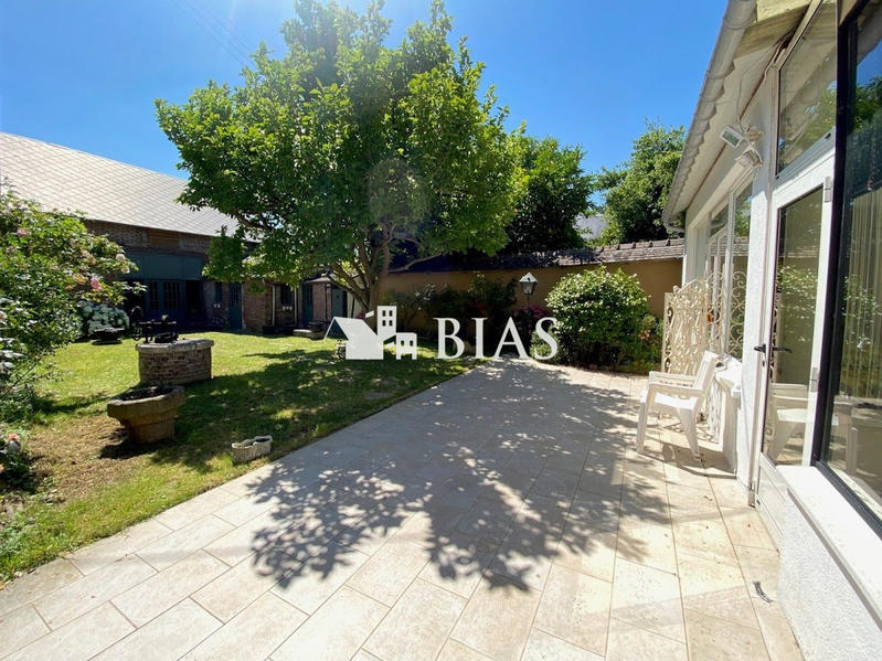 Maison - 204 m² - 10 pièces