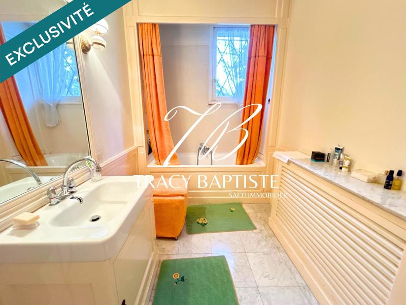 Maison - 294 m² - 8 pièces