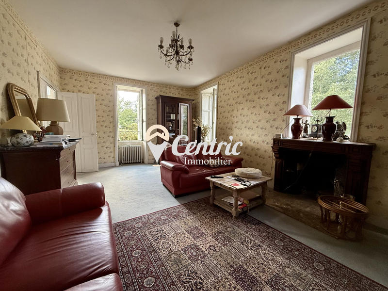 Maison - 275 m² - 13 pièces