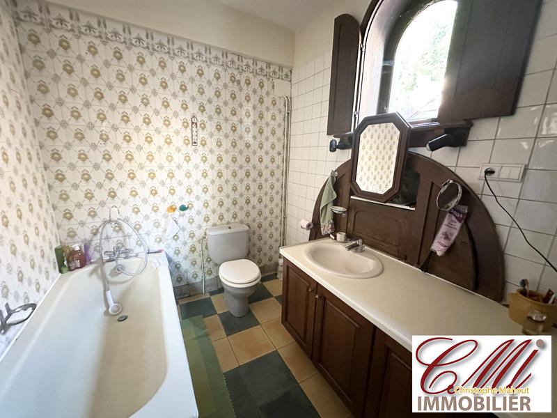 Maison - 405 m² - 12 pièces