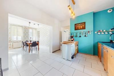 Maison - 200 m² - 8 pièces