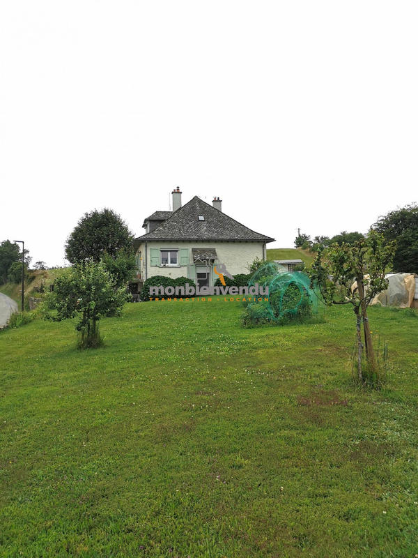 Maison traditionnelle - 142 m² - 6 pièces