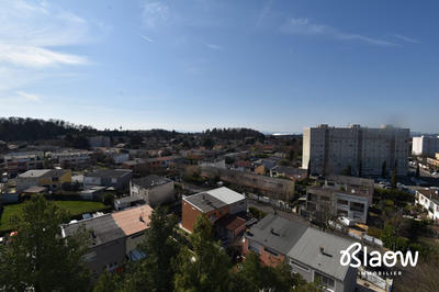 Appartement - 65 m² - 4 pièces