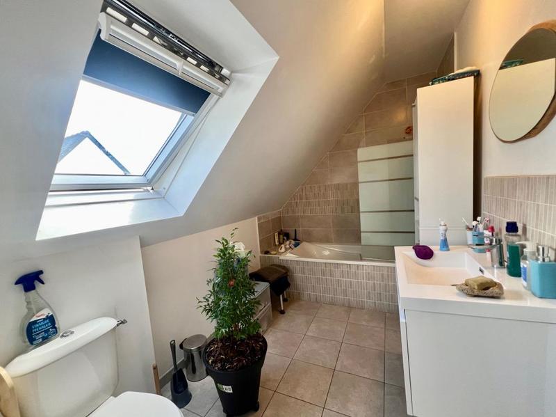 Maison - 92 m² - 5 pièces