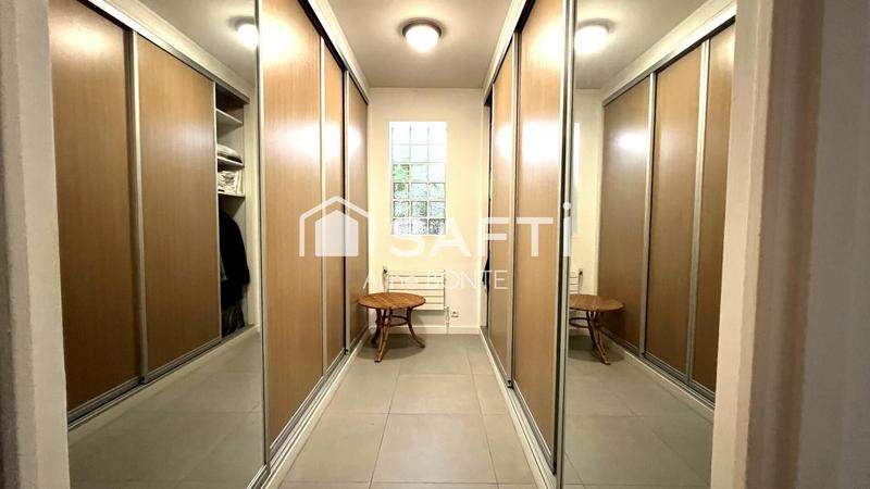 Maison - 312 m² - 7 pièces