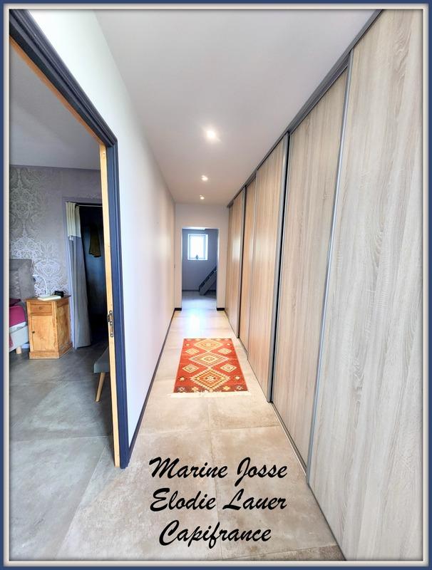 Maison - 230 m² - 7 pièces