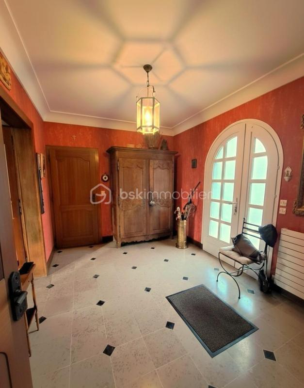 Pavillon - 209 m² - 8 pièces