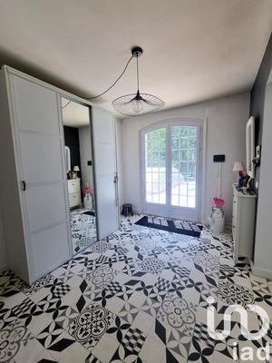 Maison - 220 m² - 9 pièces