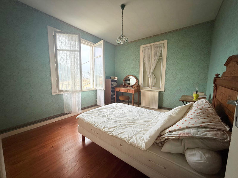 Maison - 95 m² - 5 pièces