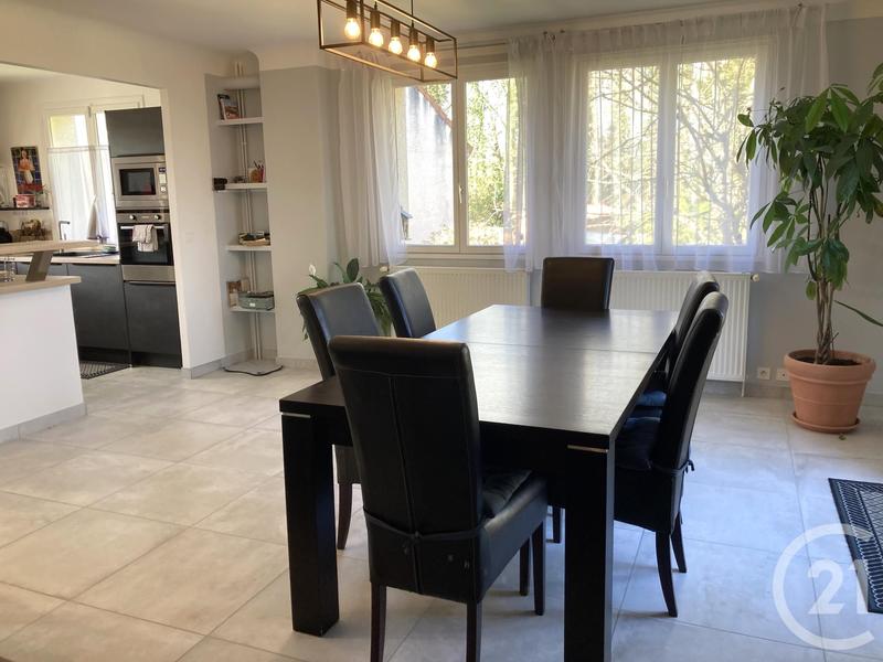 Maison - 145 m² - 6 pièces